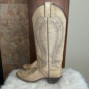 Vintage tall Justin cowgirl boots embroidered distressed worn boho western 7B